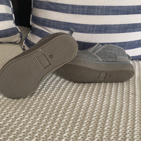 Oshkosh shoes - Picture 4 of 4